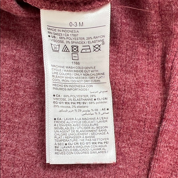 Old Navy ⭐️ Maroon Baby Outfit 0-3 months - Picture 7 of 8